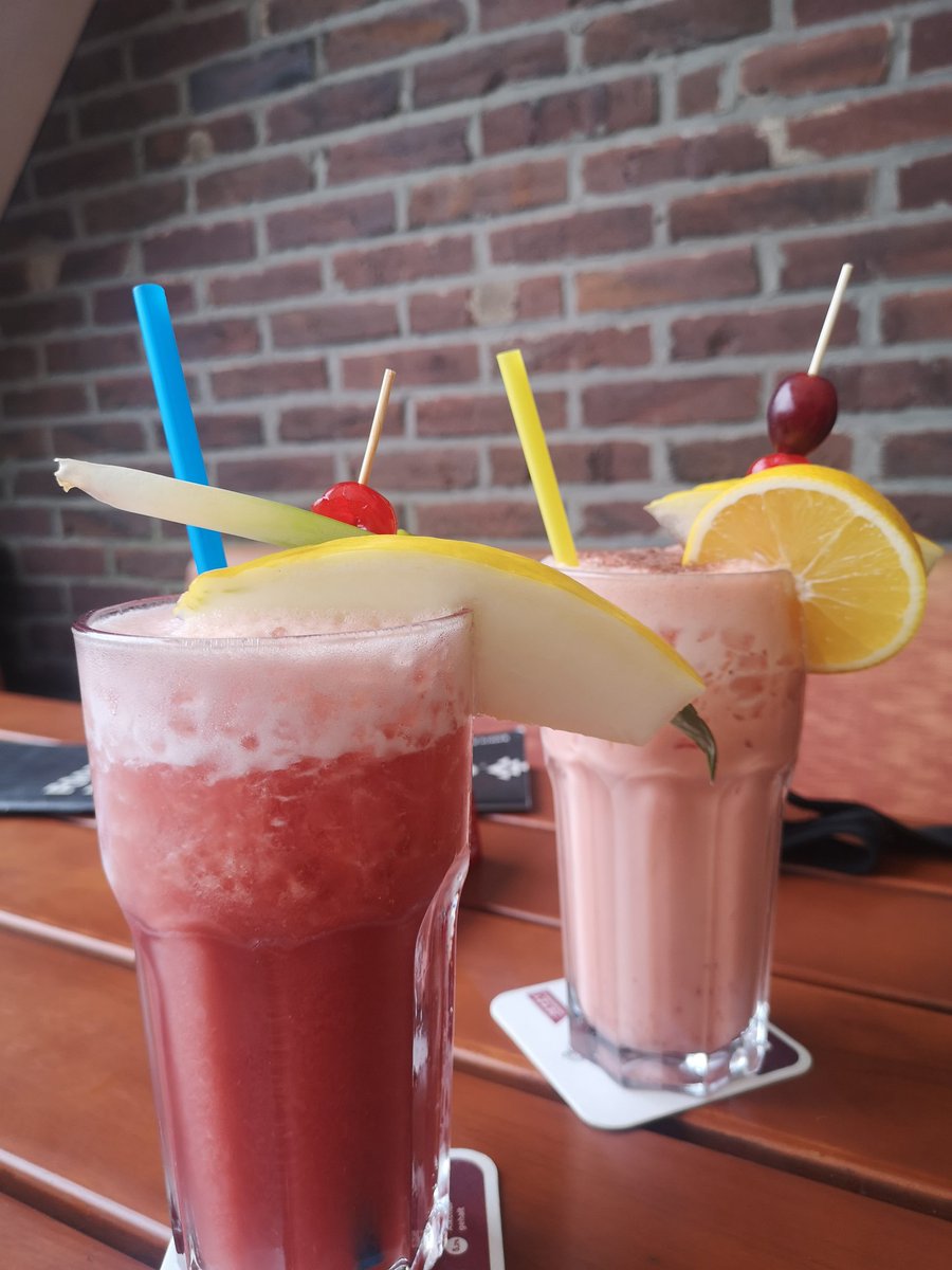 KarysRealShit's tweet photo. Todays cocktails🍹 https://t.co/UmM7Nv9YTf