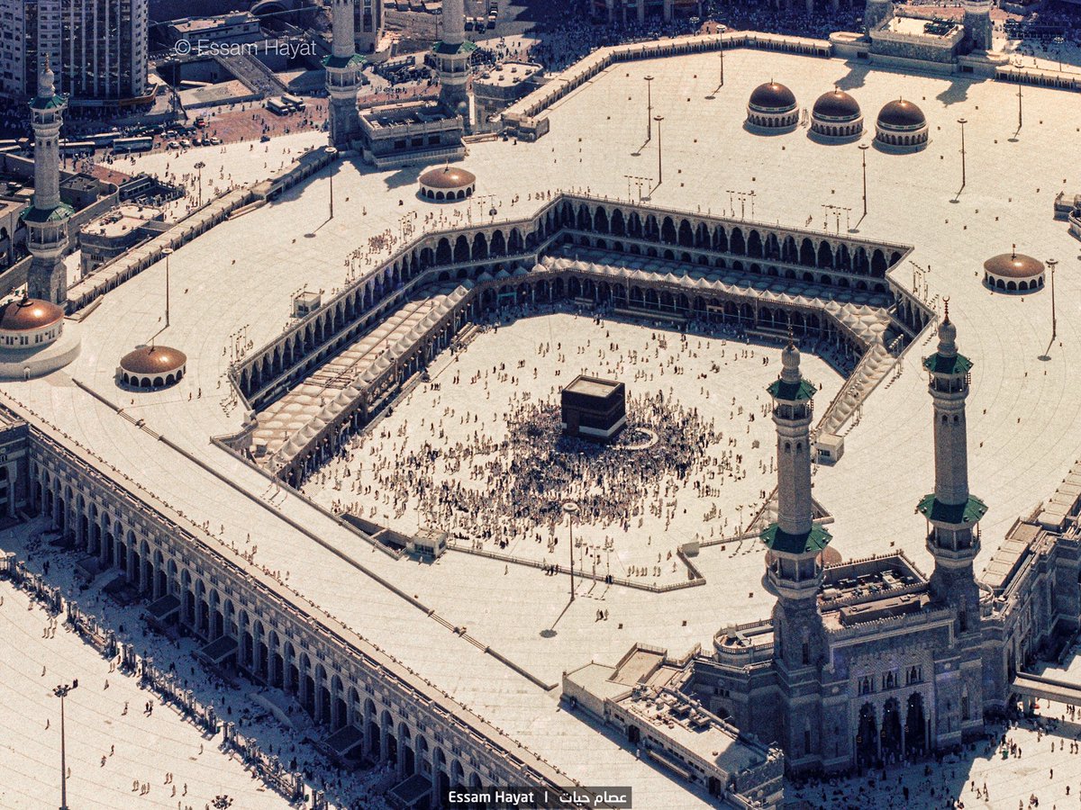 EssamHayat's tweet photo. .
مكة المكرمة من السماء
بدقة عالية عام ١٤١٩هـ | 1999م
⠀
ويظهر في الصورة رفع كسوة الكعبة
استعداد لموسم الحج

#من_الماضي_الجميل
#ذكريات_الماضي 

.
#مكة_المكرمة #مكة_من_السماء #الحج #حج
#عصام_حيات
⠀ https://t.co/QUQxi6QTjs