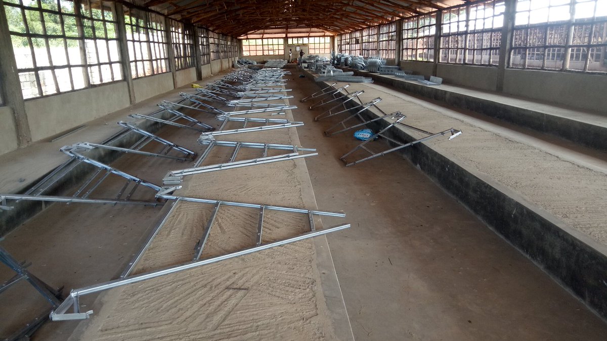 poultrycagesug's tweet photo. Our Team is already in Buikwe to install cages and this system is going to be a beautiful one because every thing is going to be automatic and the chicken poop will be put In the dewatering machine and turned into fish and piggery feeds .....
Contact us on +256758422007 https://t.co/rLA12tL9LF