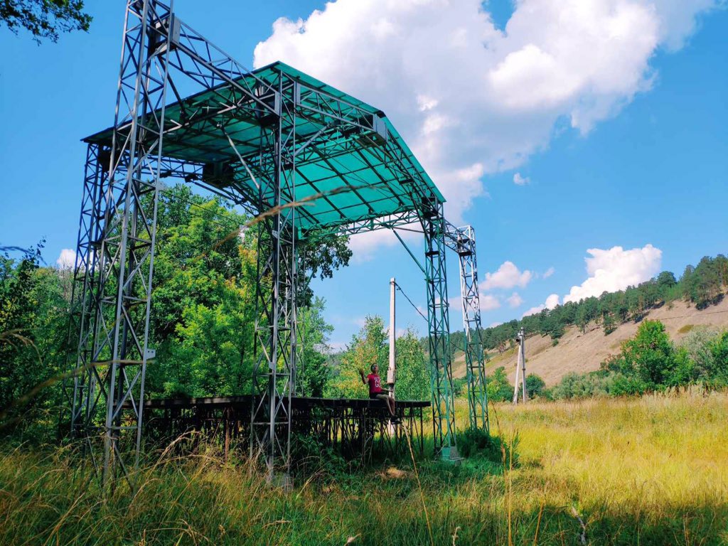 Актёр всегда найдет свою сцену😊