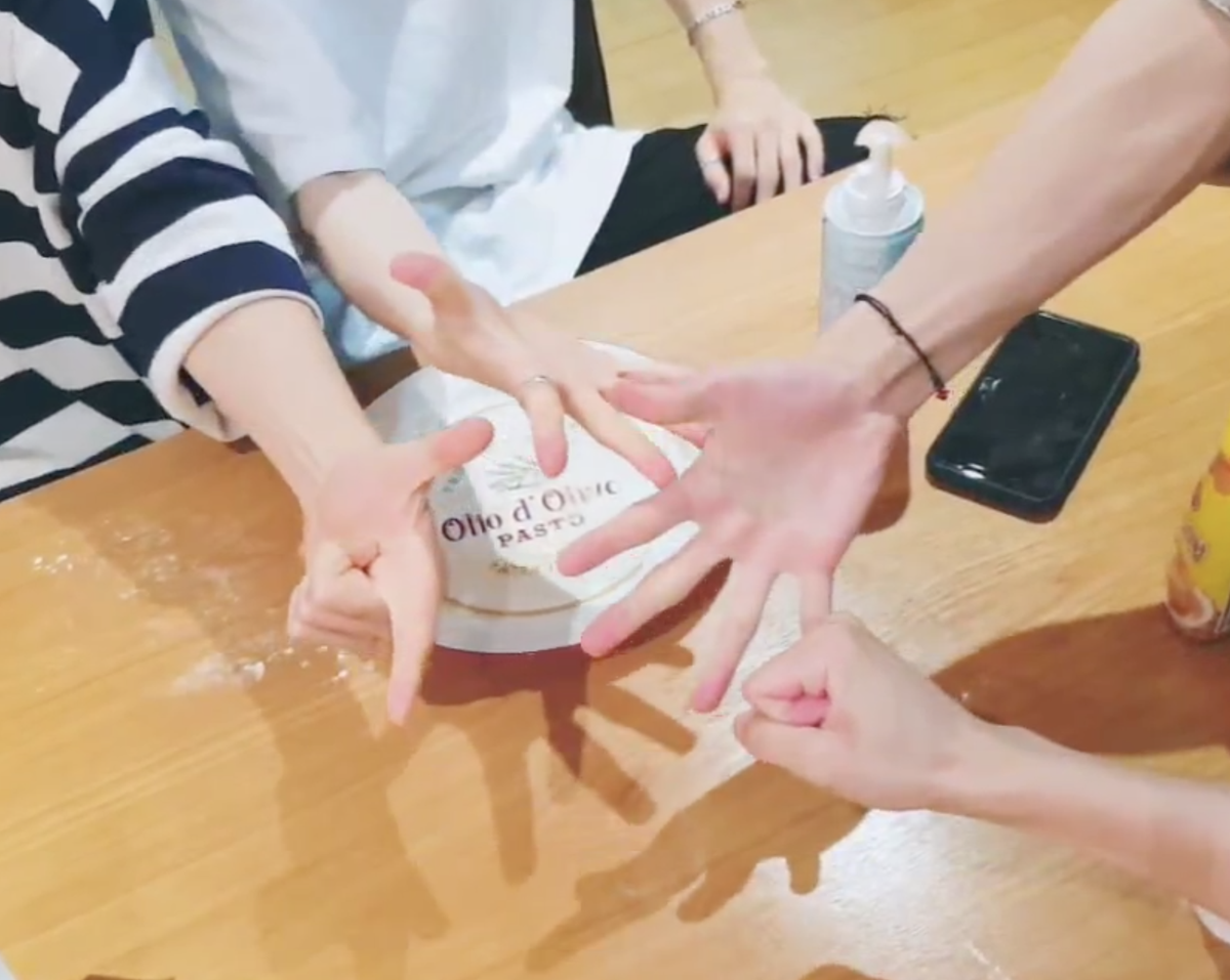 ended with 00s rock paper scissors to decide who does the dishesseungmin eventually lost