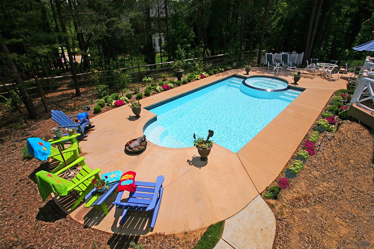 PoolscapesCLT's tweet image. Adirondack row!  #familybackyard #poolsofcharlotte #fiberglasspool #poolbulder #pooltime