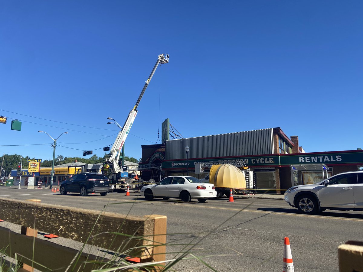 Fabulous morning for a #signremoval and a sneak peek at a future addition to the <a href="/YEGSignMuseum/">YEG Neon Sign Museum</a>! #westerncycle #albertasignassociation