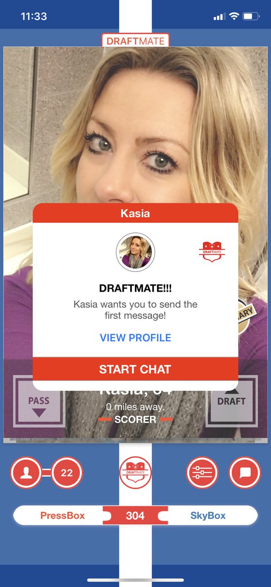 DraftMate's tweet photo. You lost the toss and have to kick off. What is your best opening line? #PickupLines #shootyourshot #draftmate #datingapp https://t.co/4FZGJgiICp