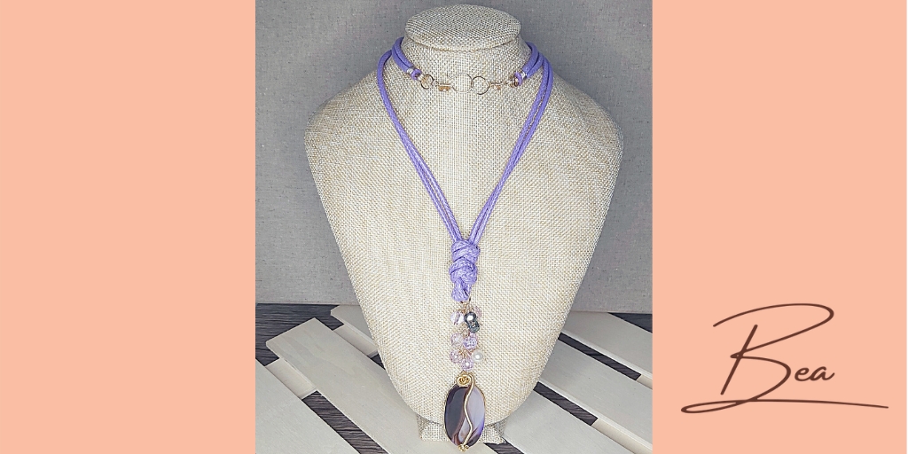CreacionesBea's tweet photo. Collar Tejido con Cristales Facetados y Dije de Piedra Ágata Púrpura💜
Las ágatas púrpuras tienen una gran conexión con las emocionalmente se dedican a superar la negatividad y la amargura del corazón.
📞+507 6830-0065
📍Instagram @creacionesbeapty
#ptyshopping #compraspty https://t.co/O5daoz4uTf