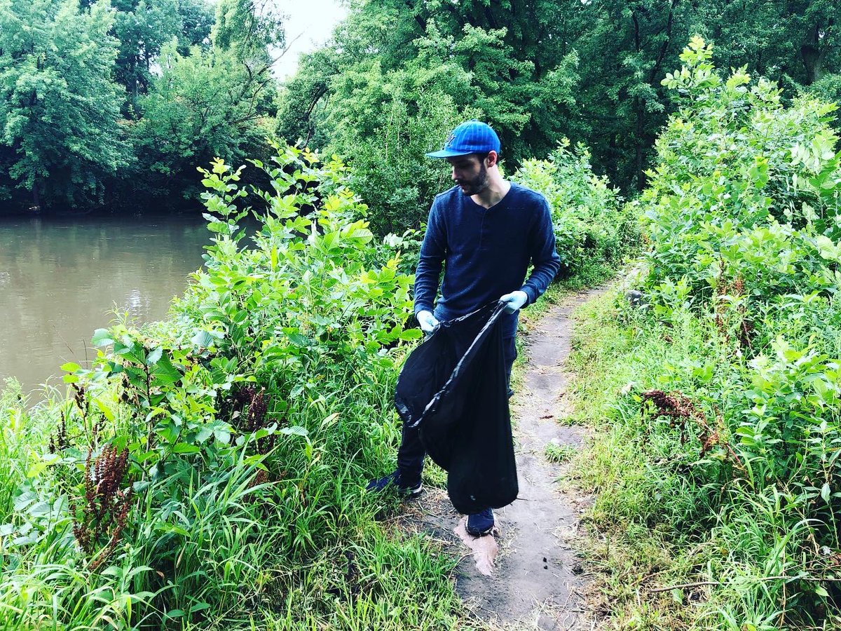 MothRaah's tweet photo. Spent this beautiful Saturday morning with Friends of the Big Sioux River doing a local community cleanup! Together we collected several bags of trash, thanks everyone who pitched in and helped out! Let’s continue to keep our parks and rivers clean! 🌳🌿 https://t.co/WQ7RXhYNnC