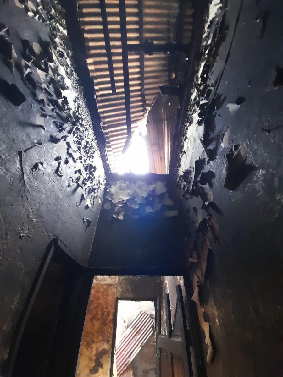 MIVIOTPma's tweet photo. Nuestro personal de #Conapro se encuentra atendiendo a una familia de que vivía en la Avenida Herrera y que lo perdieron todo producto de un incendio que destruyó su hogar. Los trasladaremos al albergue #Mindi mientras buscamos las alternativas de ayuda. #TrabajandoPorPanamá https://t.co/etADaxrVPW