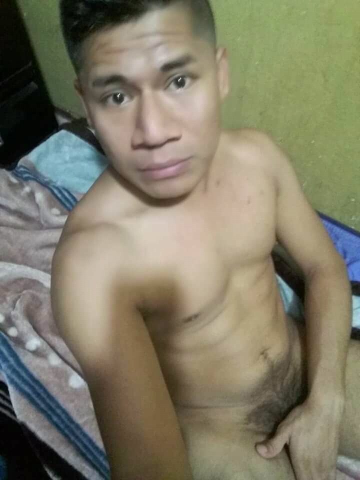 Chicos_Gt's tweet photo. Dicen que mete gente donde trabaja ? 

Alguien tiene inf https://t.co/KNp8aW3Yj6