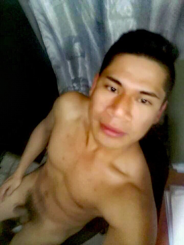 Chicos_Gt's tweet photo. Dicen que mete gente donde trabaja ? 

Alguien tiene inf https://t.co/KNp8aW3Yj6