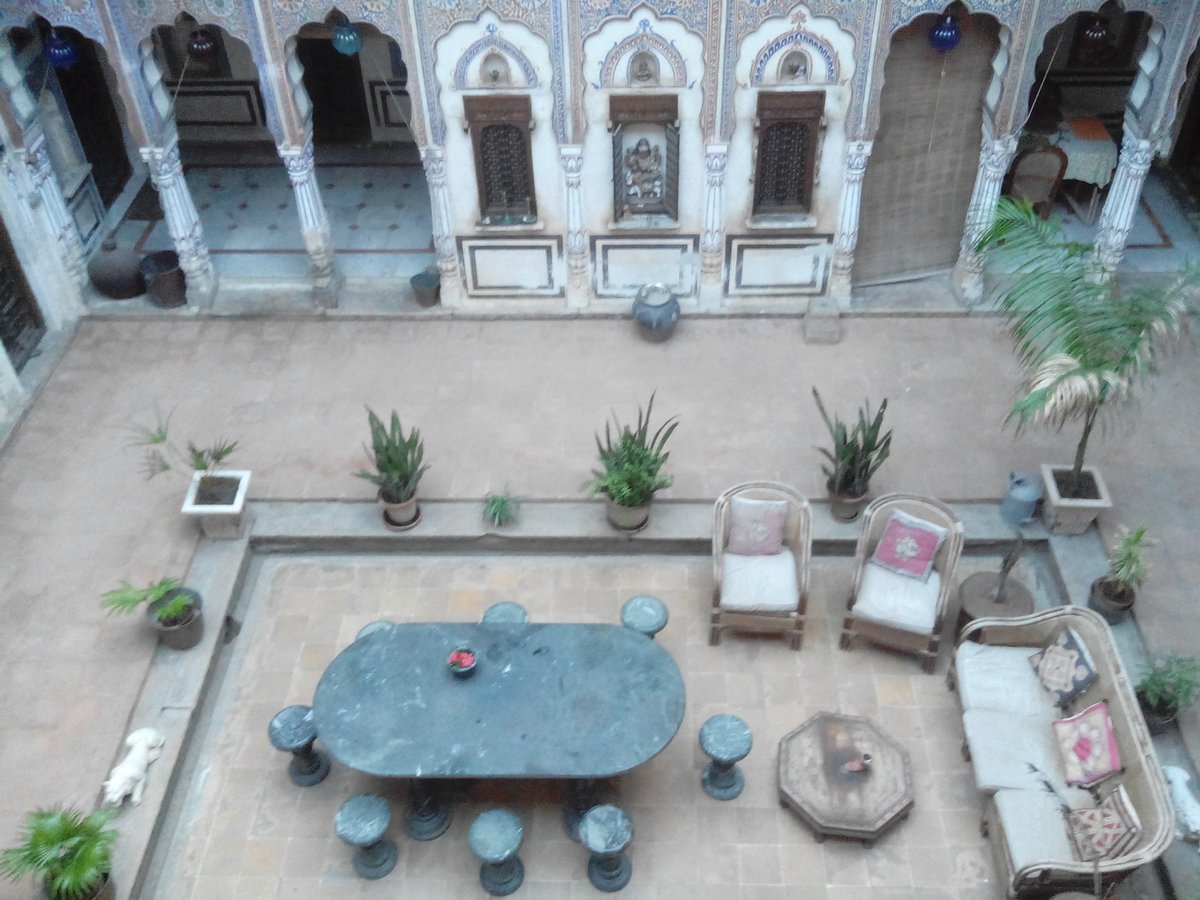 yusufkhurram's tweet photo. Two hundred years old,well restored Haveli,Well restored original fresco paintings,wooden doors are aesthetically crafted.
Ac rooms ,Bar - Pool - Lounge & Music etc .
#intetnationalFilmmakers
#FilmyWorld #filmmaking
#Filmsemikorea
#Directors
#bbcnews https://t.co/vQ6wtYorOM
