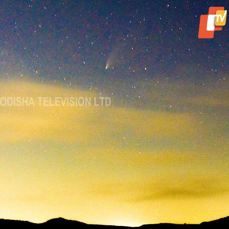 otvnews's tweet photo. #OTV #SuperExclusive

Once-in-a-6800 years SPECTACLE!

Breathtaking pictures of Comet Neowise captured on the outskirts of Bhubaneswar

(Pic Credit- Rakesh Roul) https://t.co/MM66BdjL1R