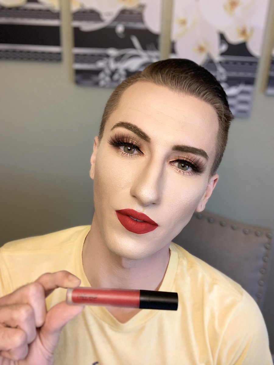 JMLBeautyDude's tweet photo. 💄💋Fall in love with RED again 💋💄#redlips #redlipstick #liquidlipstick #farmasi #farmasius #makeup #guyswithmakeup #lips https://t.co/umeXuLzJ3T