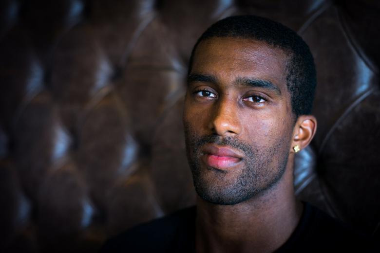 lequipe's tweet photo. Sylvain Distin : «Je me suis fait défoncer»

Il est le joueur de champ non britannique à avoir disputé le plus de matches de Premier League. L'ancien défenseur se rappelle une erreur en demi-finale de Cup avec Everton qui lui a valu de nombreuses critiques https://t.co/iJgPv96Z5c https://t.co/kpBUTgwYVU