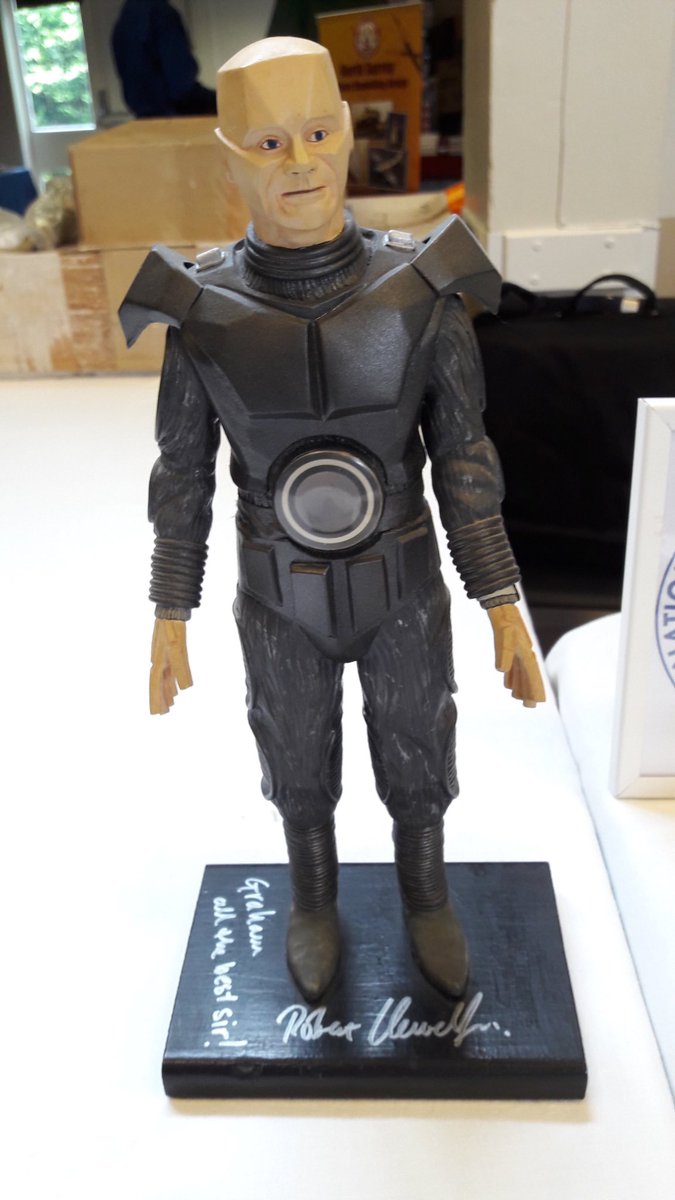 cjhm_models's tweet photo. #RandomCJHMPicture
Great model of Kryten (Sevans kit) at #LancingModelShow 2018
Seems to be signed by @bobbyllew himself ! https://t.co/XIUCwsVvA2