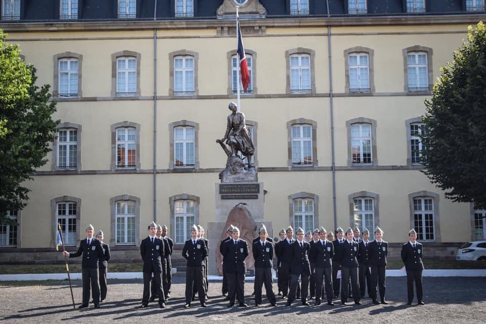 7e_brig_blindee's tweet image. Une semaine #Centaure sous le signe des #MCF

✅ Les 😈du @152RIofficiel en MCF  Guyane 😏
✅ Les Sapeurs de la Garde du 💣#3eRG  préparent le détachement lagunaire de RCI 🇨🇮 
✅ Les cadets de la classe Défense 🇫🇷 chez 🌙 @les_turcos 
✅Perception aux 🇦🇪 des chars XL par 🐴#1RCh