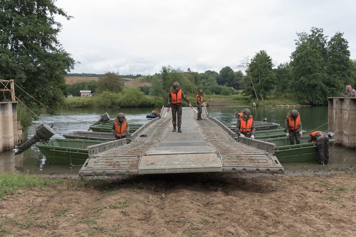 7e_brig_blindee's tweet image. Une semaine #Centaure sous le signe des #MCF

✅ Les 😈du @152RIofficiel en MCF  Guyane 😏
✅ Les Sapeurs de la Garde du 💣#3eRG  préparent le détachement lagunaire de RCI 🇨🇮 
✅ Les cadets de la classe Défense 🇫🇷 chez 🌙 @les_turcos 
✅Perception aux 🇦🇪 des chars XL par 🐴#1RCh