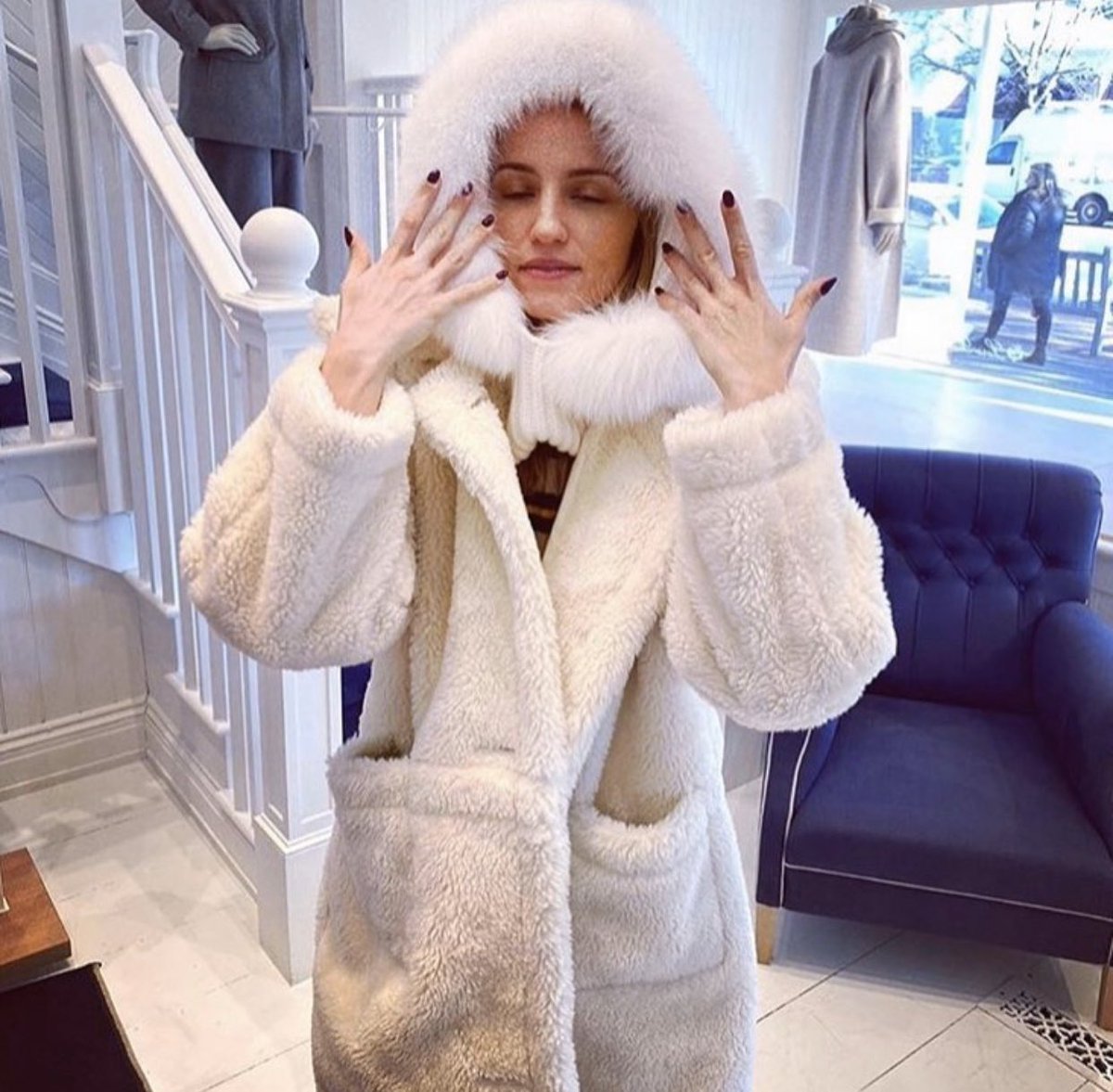 Dianna agron being Dianna Agron - a truly iconic thread.