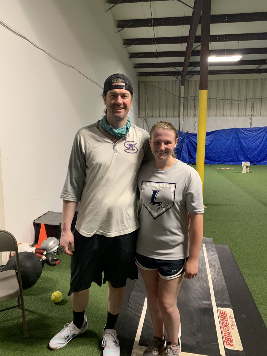 AnthonyFultz401's tweet photo. @k8efultz11 had her last hitting lesson with @sashelton0924 last night. Excellent hitting coach and even better human being. We wish you well on your next adventure in Oregon. @SanctuaryAth @fastpitch_fury https://t.co/31n9QcDrHa
