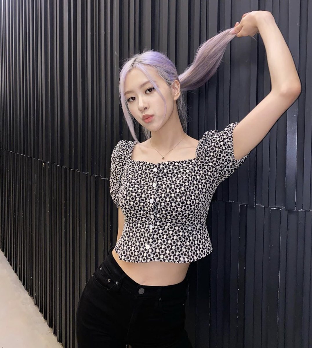 rosé pics tweet media