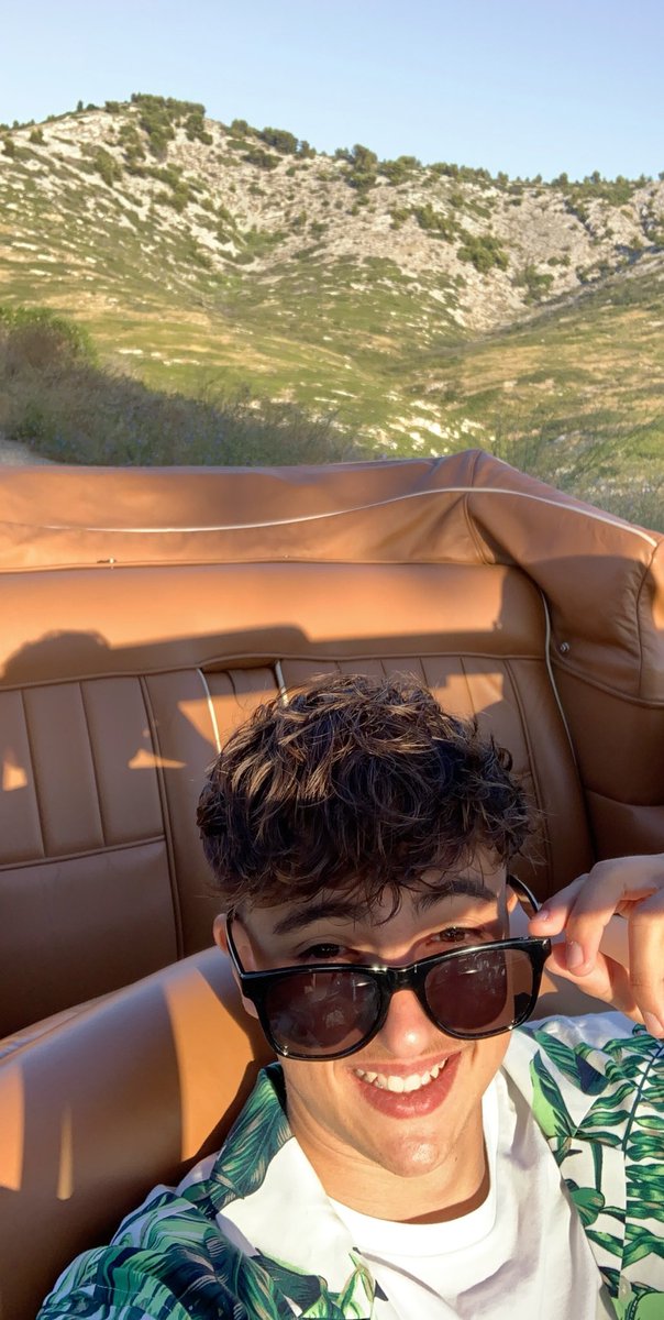 Inoxtag's tweet image. El sol de la Costa 😎🌾
Pas trop de live en ce moment, j’essaie de préparer quelques petit trucs (j’ai bougé un peu partout ces derniers jours), et en plus y’a les vacances ! Passez tous d’agréables vacances 🌼