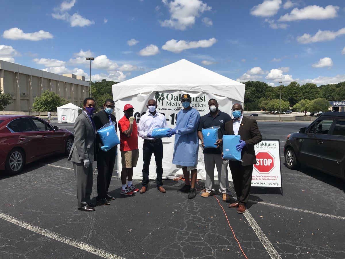 DCTVChannel23's tweet photo. On Thursday, Commissioner Larry Johnson partnered with the DeKalb Chapter of the National Pan-Hellenic Council (NPHC), the organization donated personal protective equipment (PPE) gowns to Oakhurst Medical Center, at their South DeKalb Mall COVID-19 testing site. https://t.co/FWpzfl5Ul5