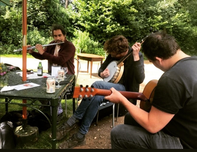 PipleyB's tweet photo. We know the forecast isn't brilliant tomorrow but we are still having music every Sunday afternoon and we have some sheltered seating. Hot chocolates whilst listening to some chilled music. Why not? #sundayvibes https://t.co/EnJHiu009v