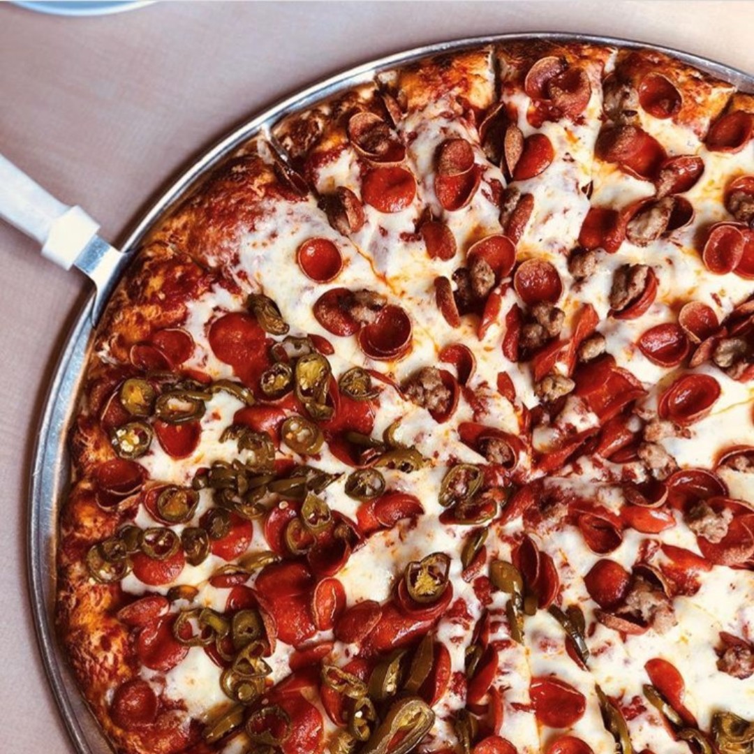 MountainMikes's tweet photo. Hello, it’s so nice to meat you. I'm your biggest fan. 👬🍕🖐️
#mountainmikes #pizza #allmeatpizza #meatonpizza #pizzapics #pepperonipizza #ilovepizza #allthemeats #meatypizza #pizzaforlife #pizzeria #jalapenosonpizza #spicylife #pizzapic #bestpizzaintown #twitpics https://t.co/Rt6s8y7jPT