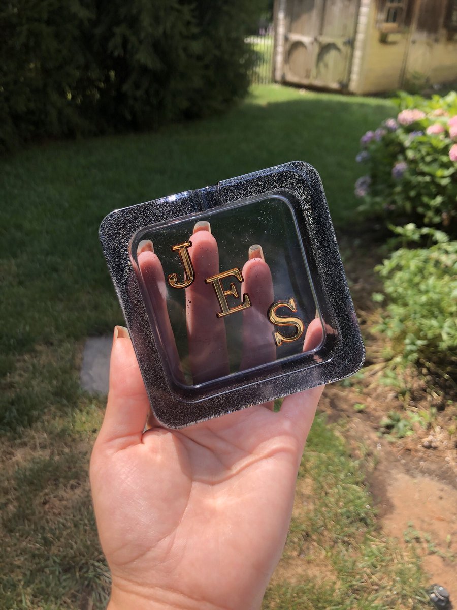 APat1103's tweet photo. Hey y’all! I’ve been making ashtrays and selling them on Instagram and Etsy for a little while now. DM me if youre interested in custom ashtrays! https://t.co/jPqlUHmMiB