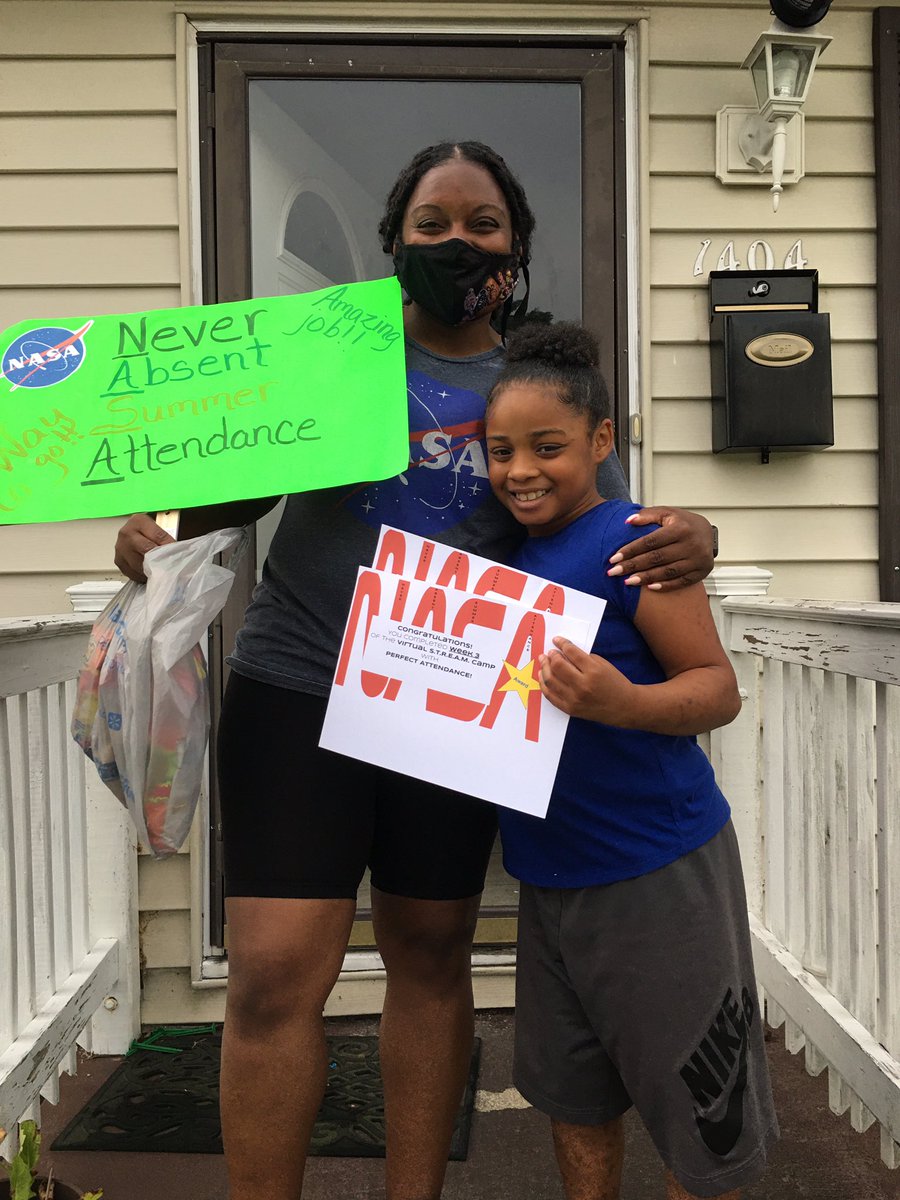 Teachinmama0723's tweet photo. Delivering perfect attendance treats and awards to our STREAMgineers (there were 24!) from Smith Elementary’s Virtual S.T.R.E.A.M. Camp!
#HCSOST #HamptonCSchools #CJSmithSharks #VA21stCCLC #21stCentury #VPOST #afterschool https://t.co/igqs8qXbMc
