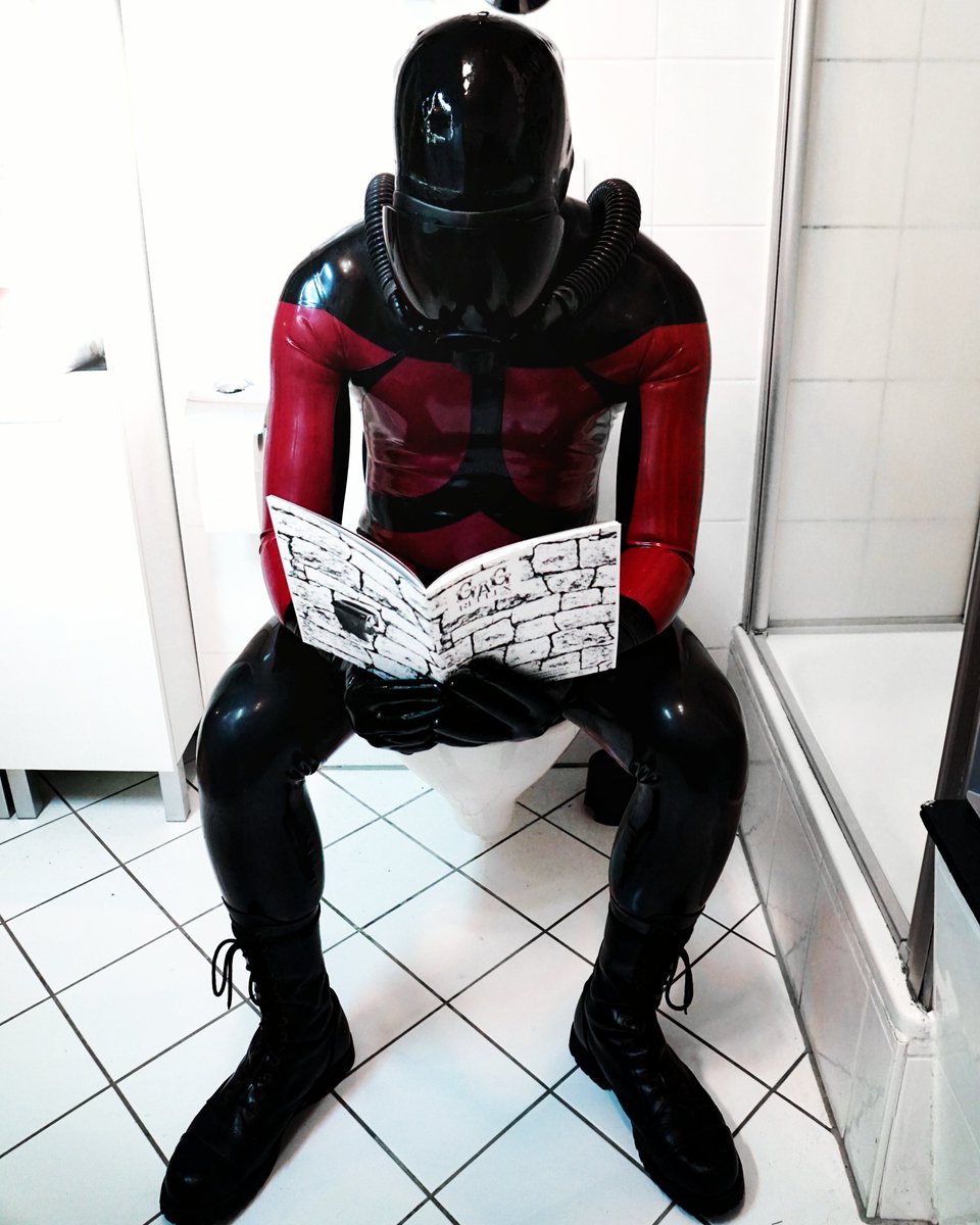 mr_te_stone's tweet photo. Weekend! Finally time for some quality reading: First issue of ggrflx magazine.
#latex #rubber #latexcatsuit #catsuit #latexgloves #gasmask #msagang #bathroomselfie #showerselfie #latexfetish #latexfashion #qualityreading https://t.co/reCxFZfD3u