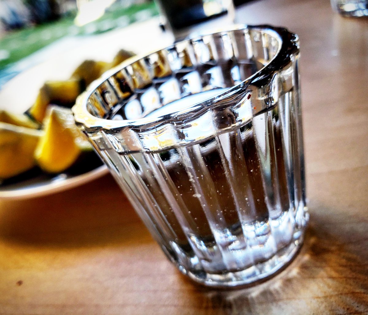 KarinaVArias's tweet photo. Siempre el #mezcal!!! Que llegá directo al corazón.. ¿Qué tal un #barril o un #tepextate un #cuish o un #mexicano #serrudo  ya me dio #sed.. comper https://t.co/bueZpNbSpY