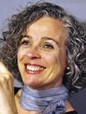 RosaTorrentRour's tweet photo. Una de les #donesgarrotxines q sempre m’ha inspirat es la Rosa Vilanova: poeta, actriu, amant de la literatura i la llengua catalana i la primera directora de teatre q em va fer pujar en un escenari. Exemple a seguir. @AulaLiteratura https://t.co/FeISiJpN5i