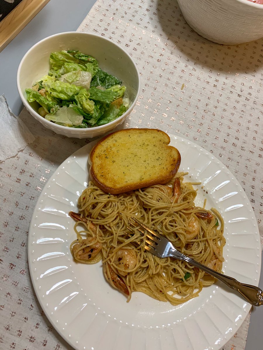CheySlaton's tweet image. First dinner in my apartment 💕