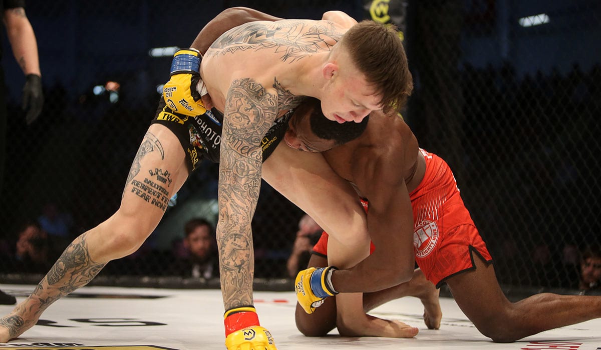 SPerezBlundi's tweet photo. L'UFC ACCUEILLE RHYS MCKEE !

Le jeune @RhysMcKee 🇮🇪💪, 25 ans, fait ses débuts cette nuit à l'#UFCFightIsland3 d'#AbuDabi 👍
L' Irlandais est opposé en #welterweight au solide @KChimaev 💪
J'ai suivi le parcours de Rhys chez @CageWarriors : spectacle assuré 🔥

#MMA 🥊
#UFC251 https://t.co/3rKRjS73ht