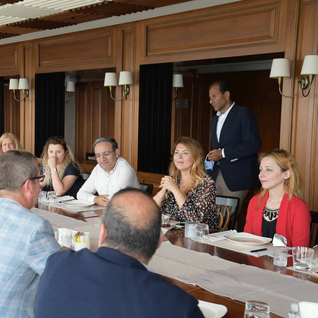 fstd2020's tweet photo. İstanbul Ticaret Odası Başkanı Sn. @SekibAvdagic bugün Cemile Sultan Korusunda Mice sektorunde yer alan 16 sektör derneğinin yer aldığı toplantıya katıldı. FSTD olarak Başkanımız @mugeyavasyilmaz ve Genel Sekreterimiz @ArzuBarutcu katıldı
Sektörlere hayırlı olmasını diliyoruz. https://t.co/844LGHERv3