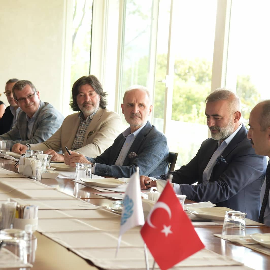 fstd2020's tweet photo. İstanbul Ticaret Odası Başkanı Sn. @SekibAvdagic bugün Cemile Sultan Korusunda Mice sektorunde yer alan 16 sektör derneğinin yer aldığı toplantıya katıldı. FSTD olarak Başkanımız @mugeyavasyilmaz ve Genel Sekreterimiz @ArzuBarutcu katıldı
Sektörlere hayırlı olmasını diliyoruz. https://t.co/844LGHERv3
