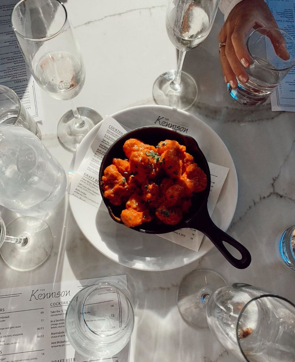 KennisonChicago's tweet image. Bites, drinks, friends. What more could you ask for?
📸 : @caroleats