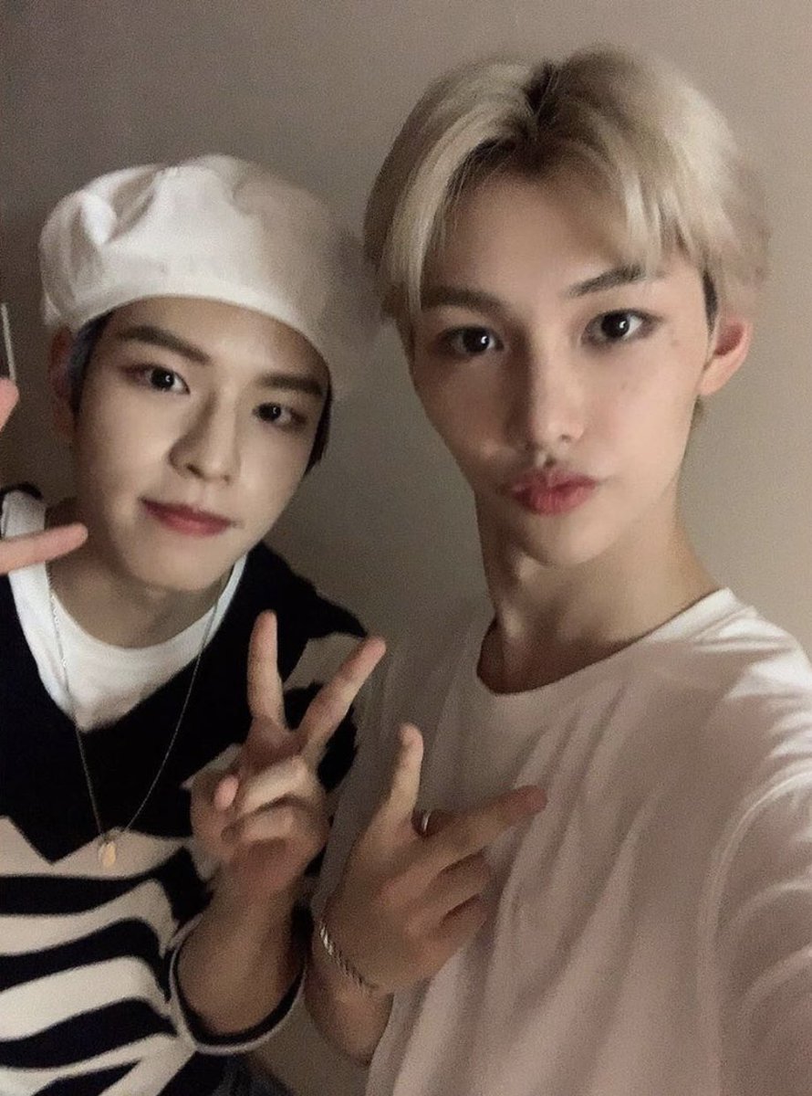 staybesidehhj's tweet photo. Best chefs 🥺😍 #ChefLix #ChefMin https://t.co/RmM06tyu5f