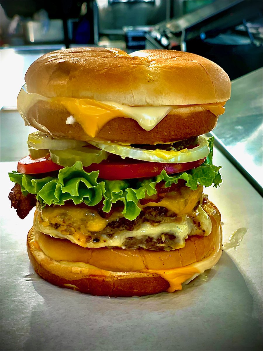Come have a giant delicious burger from Ofie's Kitchen and the most refreshing brews in Concord this weekend at epidemic ales!
12-9pm today july 25th and 
12-8pm tomorrow july 26th
Giant burgers are being added to the menu! Annd,
Epidemic is releasing thier watermelon seltzer!