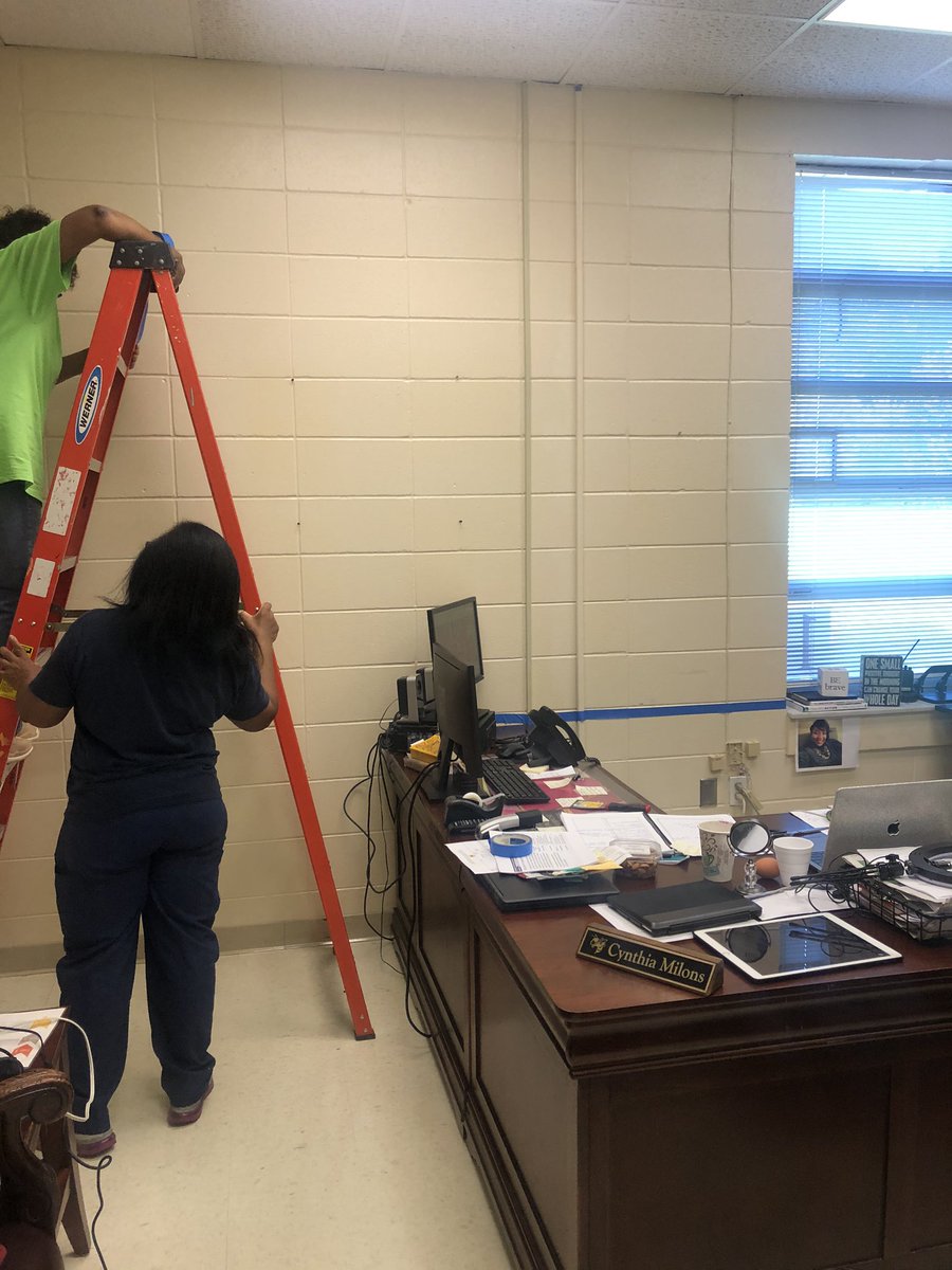 milonsc's tweet photo. 1. Redecorate Office β
2. Beautify front of school β
#BeginningofSchool
#Checklist https://t.co/V3jKGcPRKR