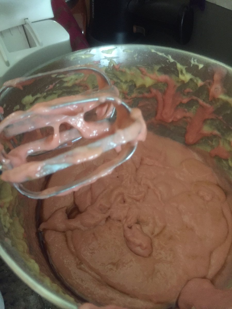 GuerreraRARA's tweet photo. It's my birthday and @PontifFulminate &amp; @notsomclean locked me in our room and this is the only thing they sent me when I asked them what's going on???? Is this Tubby Custard?!?! In my own kitchen? 😤😤😤 https://t.co/KtKwqKR2Ox