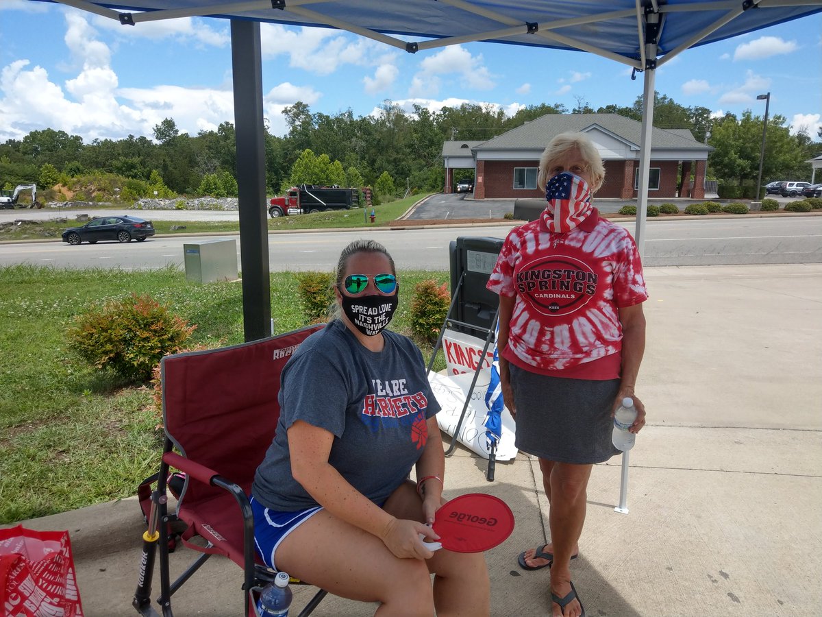 HMSIndian's tweet photo. @HMSIndians We are thankful to those who helped us stuff the bus. #ccsdtn #HMSindians #cheathammagic #inyourcorner https://t.co/Is8Qv8DOUW