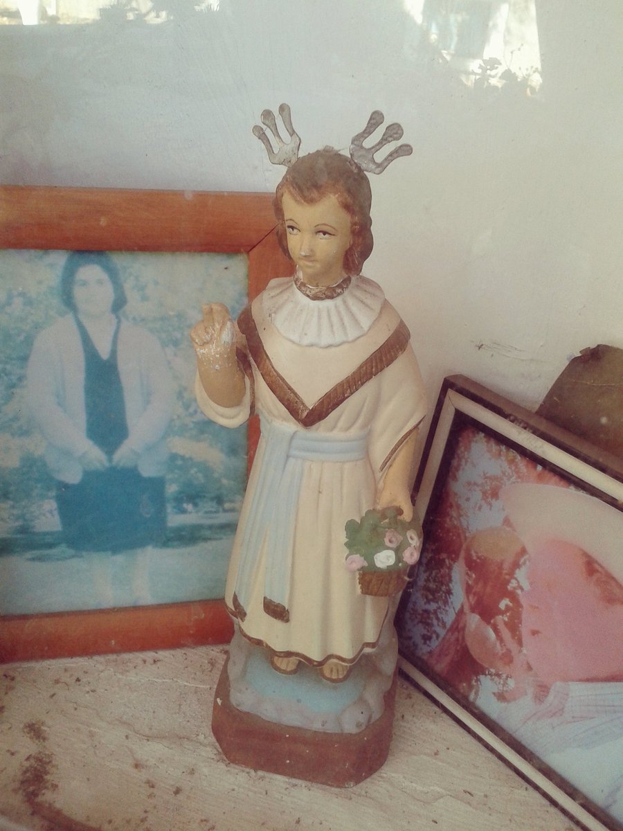 Decca_Chile's tweet image. NIÑO DIOS DE MALLOCO
Santidad de mi tierra, atribuido a varios milagros.

Hay un dicho muy famoso que dice "más cobrador que el Niño Dios de Malloco", en alusión a que, de una u otra manera, cobra toda manda que le ha sido prometida.

#CementerioParroquialDeMalloco