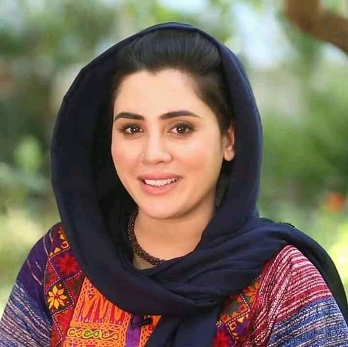 amani_mitra's tweet photo. گفتی : بیا
گفتم : کجا؟
گفتی : میانِ جانِ ما :) 

#مولانای_جان 

ریتویت کنید دوستان لطفا 
#میترا #میترا_امانی https://t.co/FjmLY65uGz