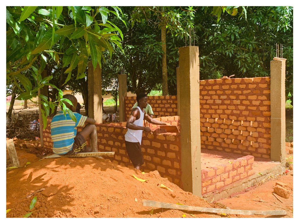 y4y_ng's tweet photo. Did you know, that about 71% of Nigeria's population do not have access to sanitary toilets and disparities concentrate in rural areas. This means that people often defecate in plastic bags, roadsides, bushes, etc?

#betterworld #covid #socialimpact #world #betterchange https://t.co/MbtJKpXmsX