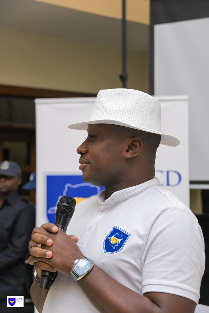 CpcdCd's tweet photo. L'Hon.@Guyloando a reçu un diplôme de mérite entre les mains de l'Hon. @NyenyeziSolange et @Bernardkayumba9  pour son dévouement et son appui à la réussite de cette activité. @GuyLoando_ @FondationWidal @NyenyeziSolange @Bernardkayumba9 @CpcdCd @TopCongo @LIBRALINFO1 https://t.co/RWbClePJjf