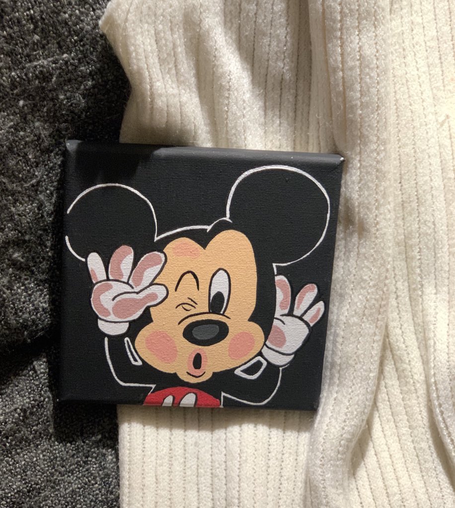 Its_ZahraMS's tweet photo. Mr &amp; Mrs mickey❤️ https://t.co/6bRrvxeGBA