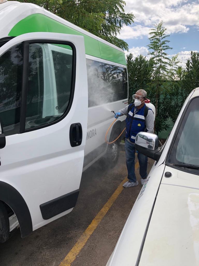 DIFSonora's tweet photo. Cuidando la salud de nuestros adultos mayores y de #LaFamiliaDIF mantenemos sanitizados vehículos y el área de atención de la Procuraduría de Protección del Adulto Mayor 👨🏻🦳👵🏾#PRODEAMA 🦠🧼🚿 https://t.co/4vLLCtNqjT