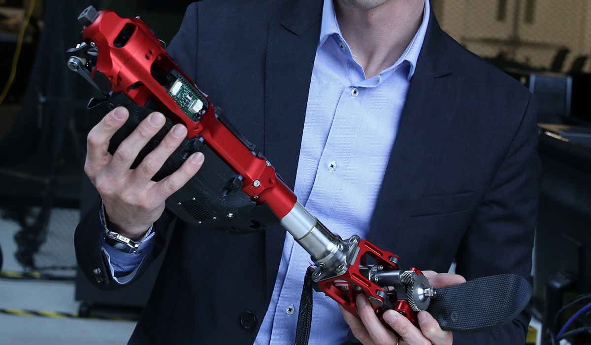 UtahCoE's tweet photo. Tommaso Lenzi and his team at the @UUtah #BionicEngineering Lab have developed a new adaptive controller for their Utah #BionicLeg Check it out! π¦Ώπππ½ @LabBionic https://t.co/0MQxhdBSyu https://t.co/Ndvp1RPWgy