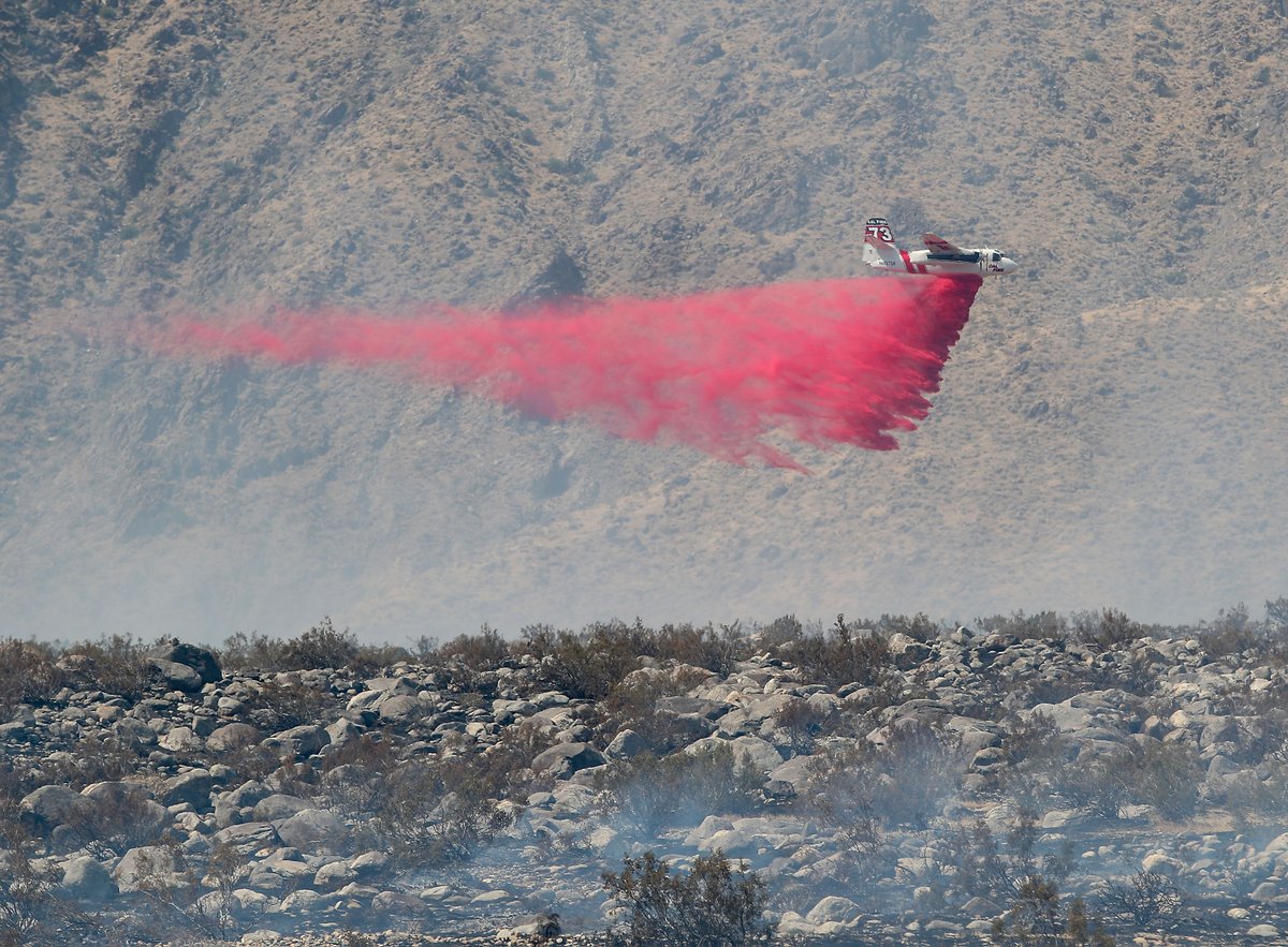 jaymcalderon's tweet photo. We have wildfire burning in north Palm Springs this morning. It's like the third or fourth one in that area in last six months or so.
https://t.co/NtbQYPFzeI https://t.co/5twBVywCRH